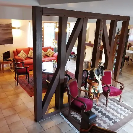 לינה וארוחת בוקר Chambres Du Moustier *