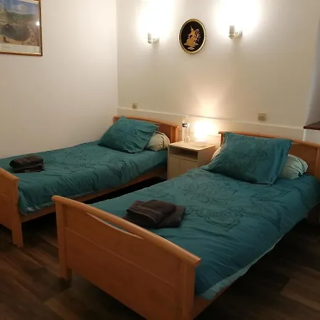 Chambres Du Moustier לינה וארוחת בוקר *